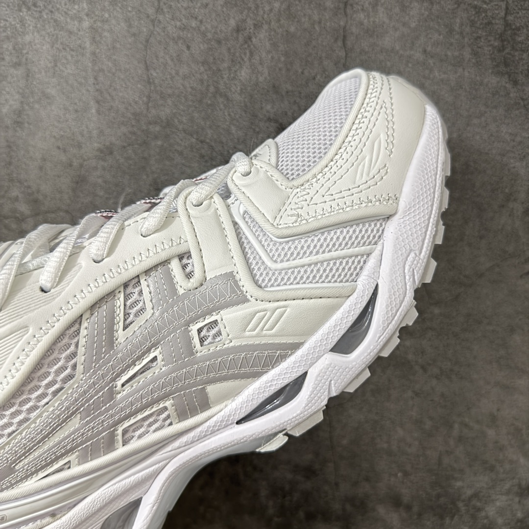 图片[6]-【纯原版本】TB x Kayano 14 联名 ASICS x Thom Browne x GEL-KAYANO 14 亚瑟士系列复古舒适织物合成革减震防滑耐磨低帮休闲跑步鞋 全新顶级纯原版本 原版采购1比1开发 配件齐 原装纸板楦头 独家私模五层组合大底 原厂定制缓震硅胶加持 原盒原配 官方四联吊牌 一比一同步原鞋工艺和用料 鞋面原厂“三明治”多层网布 区别其他同价版本 鞋垫采用原厂OrthoLite欧索莱材质 非普通海玻璃鞋垫 后跟一样采用了GEL缓震胶 整体系列设计非常的科技感 锻炼跑步的同时让你一样时尚百搭 尺码：36 37 37.5 38 39 39.5 40 40.5 41.5 42 42.5 43.5 44 44.5 45 46 47-选品中心