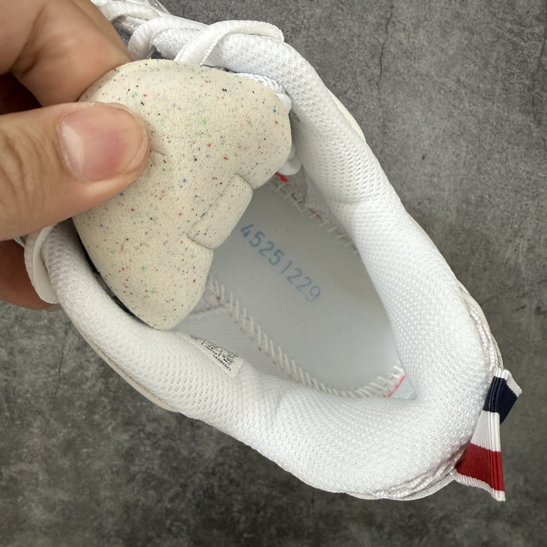 图片[9]-【纯原版本】TB x Kayano 14 联名 ASICS x Thom Browne x GEL-KAYANO 14 亚瑟士系列复古舒适织物合成革减震防滑耐磨低帮休闲跑步鞋 全新顶级纯原版本 原版采购1比1开发 配件齐 原装纸板楦头 独家私模五层组合大底 原厂定制缓震硅胶加持 原盒原配 官方四联吊牌 一比一同步原鞋工艺和用料 鞋面原厂“三明治”多层网布 区别其他同价版本 鞋垫采用原厂OrthoLite欧索莱材质 非普通海玻璃鞋垫 后跟一样采用了GEL缓震胶 整体系列设计非常的科技感 锻炼跑步的同时让你一样时尚百搭 尺码：36 37 37.5 38 39 39.5 40 40.5 41.5 42 42.5 43.5 44 44.5 45 46 47-选品中心