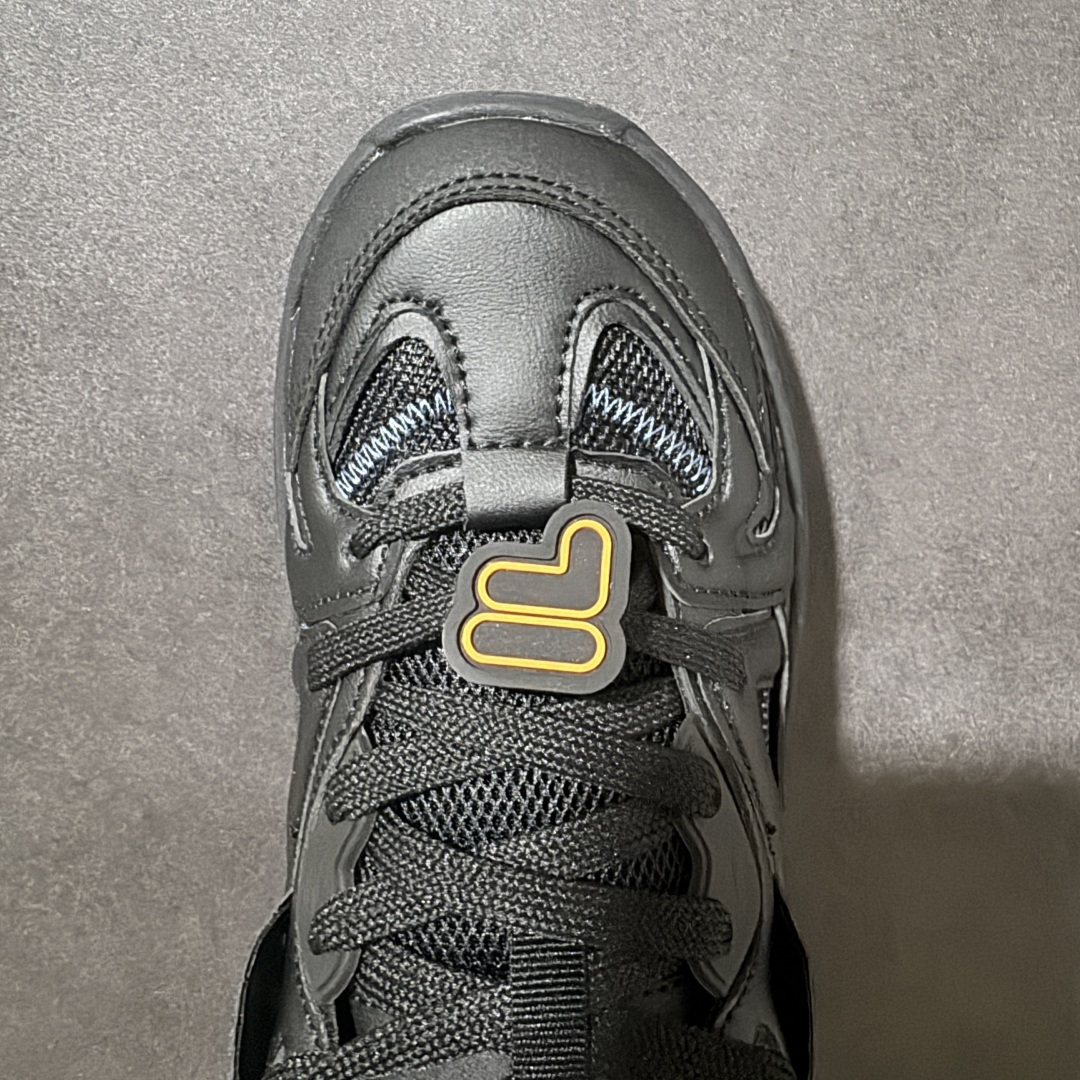 FILA FUSION斐乐潮牌 TARANTO 旋律鞋 织物合成革 TELLA 泰拉鞋圆头舒适 低帮 板鞋 女 货号: 