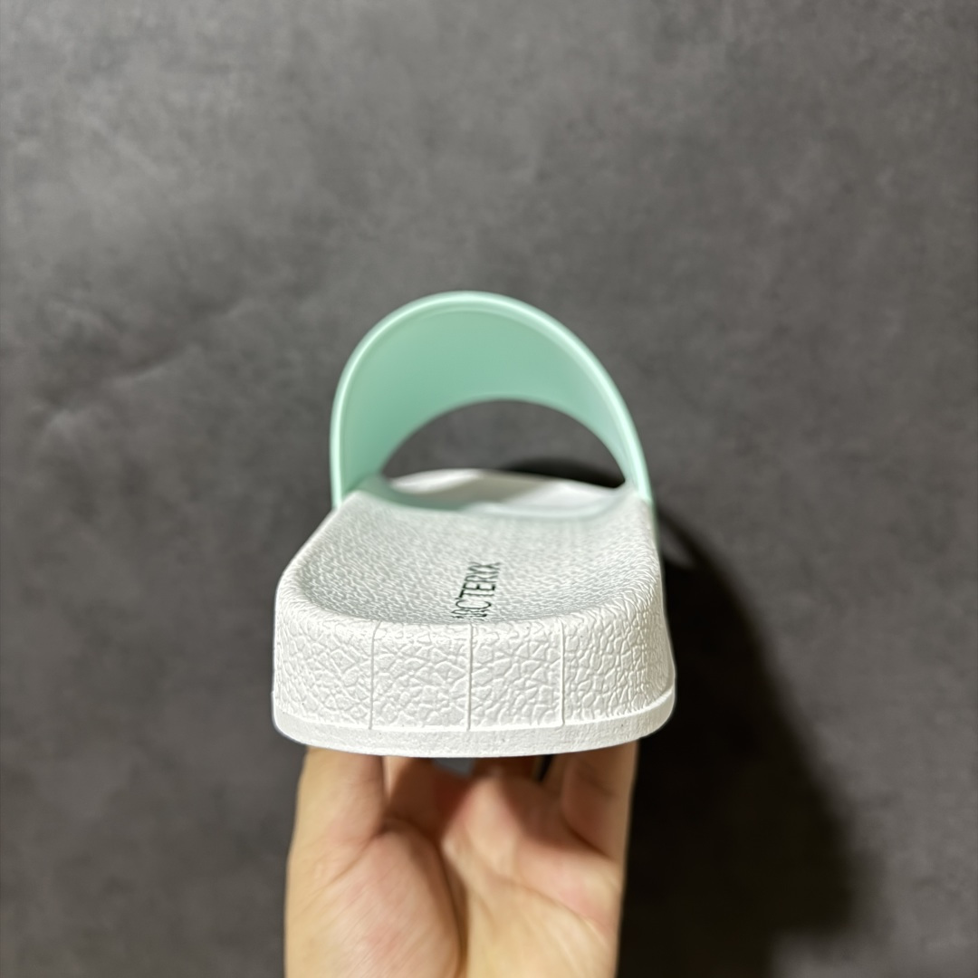 Arcteryx Slipper PRO M 始祖鸟一字拖鞋 泼墨街头潮牌沙滩拖鞋 中底设计提供更佳支撑和舒适感受 一片 Arcteryx Slipper PRO M 始祖鸟一字拖鞋 泼墨街头潮牌沙滩拖鞋 中底设计提供更佳支撑和舒适感受 一片