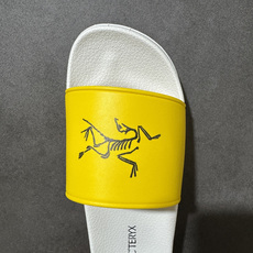 Arcteryx Slipper PRO M 始祖鸟一字拖鞋 泼墨街头潮牌沙滩拖鞋 中底设计提供更佳支撑和舒适感受 一片 Arcteryx Slipper PRO M 始祖鸟一字拖鞋 泼墨街头潮牌沙滩拖鞋 中底设计提供更佳支撑和舒适感受 一片