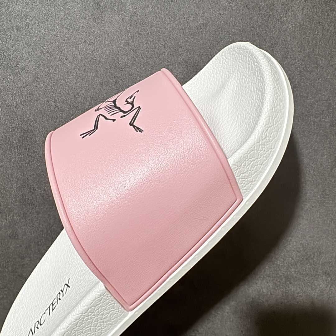 Arcteryx Slipper PRO M 始祖鸟一字拖鞋 泼墨街头潮牌沙滩拖鞋 中底设计提供更佳支撑和舒适感受 一片 Arcteryx Slipper PRO M 始祖鸟一字拖鞋 泼墨街头潮牌沙滩拖鞋 中底设计提供更佳支撑和舒适感受 一片