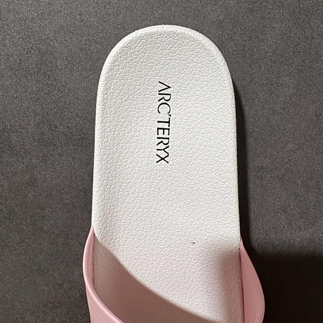 Arcteryx Slipper PRO M 始祖鸟一字拖鞋 泼墨街头潮牌沙滩拖鞋 中底设计提供更佳支撑和舒适感受 一片 Arcteryx Slipper PRO M 始祖鸟一字拖鞋 泼墨街头潮牌沙滩拖鞋 中底设计提供更佳支撑和舒适感受 一片