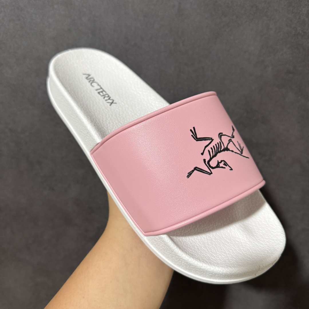 Arcteryx Slipper PRO M 始祖鸟一字拖鞋 泼墨街头潮牌沙滩拖鞋 中底设计提供更佳支撑和舒适感受 一片 Arcteryx Slipper PRO M 始祖鸟一字拖鞋 泼墨街头潮牌沙滩拖鞋 中底设计提供更佳支撑和舒适感受 一片
