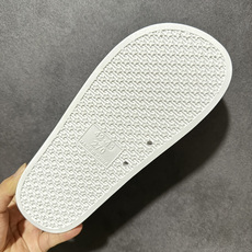 Arcteryx Slipper PRO M 始祖鸟一字拖鞋 泼墨街头潮牌沙滩拖鞋 中底设计提供更佳支撑和舒适感受 一片 Arcteryx Slipper PRO M 始祖鸟一字拖鞋 泼墨街头潮牌沙滩拖鞋 中底设计提供更佳支撑和舒适感受 一片