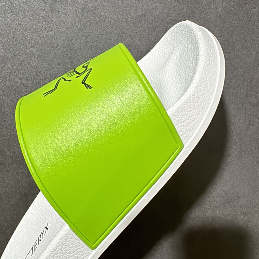 Arcteryx Slipper PRO M 始祖鸟一字拖鞋 泼墨街头潮牌沙滩拖鞋 中底设计提供更佳支撑和舒适感受 一片 Arcteryx Slipper PRO M 始祖鸟一字拖鞋 泼墨街头潮牌沙滩拖鞋 中底设计提供更佳支撑和舒适感受 一片