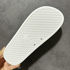 Arcteryx Slipper PRO M 始祖鸟一字拖鞋 泼墨街头潮牌沙滩拖鞋 中底设计提供更佳支撑和舒适感受 一片 Arcteryx Slipper PRO M 始祖鸟一字拖鞋 泼墨街头潮牌沙滩拖鞋 中底设计提供更佳支撑和舒适感受 一片