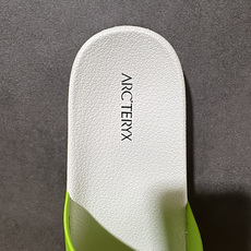 Arcteryx Slipper PRO M 始祖鸟一字拖鞋 泼墨街头潮牌沙滩拖鞋 中底设计提供更佳支撑和舒适感受 一片 Arcteryx Slipper PRO M 始祖鸟一字拖鞋 泼墨街头潮牌沙滩拖鞋 中底设计提供更佳支撑和舒适感受 一片