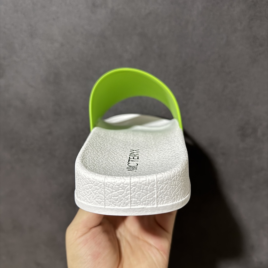 Arcteryx Slipper PRO M 始祖鸟一字拖鞋 泼墨街头潮牌沙滩拖鞋 中底设计提供更佳支撑和舒适感受 一片 Arcteryx Slipper PRO M 始祖鸟一字拖鞋 泼墨街头潮牌沙滩拖鞋 中底设计提供更佳支撑和舒适感受 一片