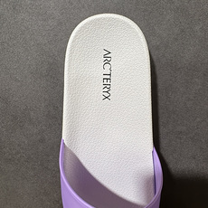 Arcteryx Slipper PRO M 始祖鸟一字拖鞋 泼墨街头潮牌沙滩拖鞋 中底设计提供更佳支撑和舒适感受 一片 Arcteryx Slipper PRO M 始祖鸟一字拖鞋 泼墨街头潮牌沙滩拖鞋 中底设计提供更佳支撑和舒适感受 一片