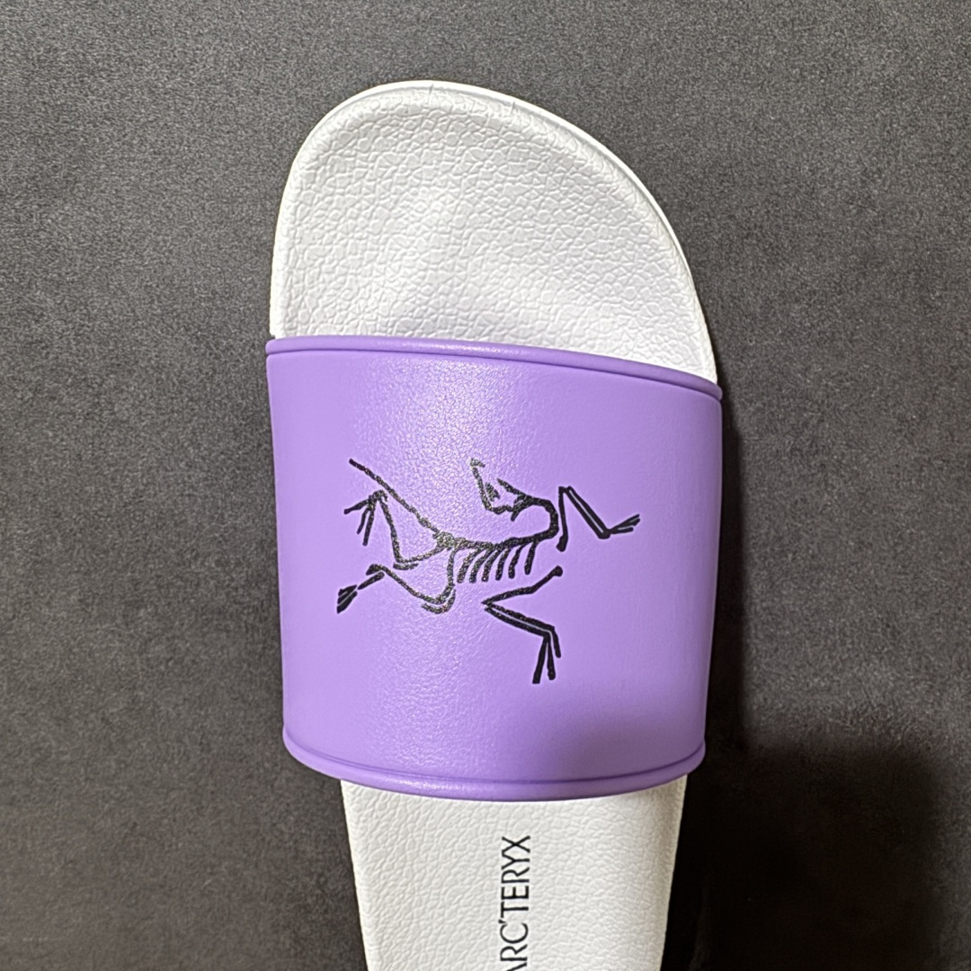 Arcteryx Slipper PRO M 始祖鸟一字拖鞋 泼墨街头潮牌沙滩拖鞋 中底设计提供更佳支撑和舒适感受 一片 Arcteryx Slipper PRO M 始祖鸟一字拖鞋 泼墨街头潮牌沙滩拖鞋 中底设计提供更佳支撑和舒适感受 一片