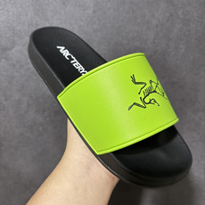 Arcteryx Slipper PRO M 始祖鸟一字拖鞋 泼墨街头潮牌沙滩拖鞋 中底设计提供更佳支撑和舒适感受 一片 Arcteryx Slipper PRO M 始祖鸟一字拖鞋 泼墨街头潮牌沙滩拖鞋 中底设计提供更佳支撑和舒适感受 一片