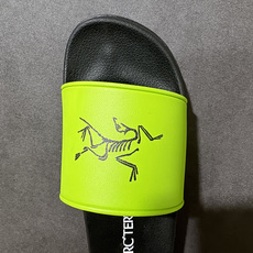 Arcteryx Slipper PRO M 始祖鸟一字拖鞋 泼墨街头潮牌沙滩拖鞋 中底设计提供更佳支撑和舒适感受 一片 Arcteryx Slipper PRO M 始祖鸟一字拖鞋 泼墨街头潮牌沙滩拖鞋 中底设计提供更佳支撑和舒适感受 一片