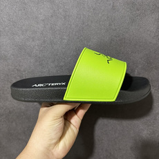 Arcteryx Slipper PRO M 始祖鸟一字拖鞋 泼墨街头潮牌沙滩拖鞋 中底设计提供更佳支撑和舒适感受 一片 Arcteryx Slipper PRO M 始祖鸟一字拖鞋 泼墨街头潮牌沙滩拖鞋 中底设计提供更佳支撑和舒适感受 一片