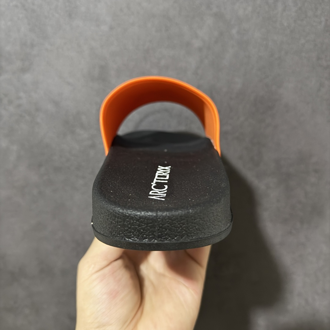Arcteryx Slipper PRO M 始祖鸟一字拖鞋 泼墨街头潮牌沙滩拖鞋 中底设计提供更佳支撑和舒适感受 一片 Arcteryx Slipper PRO M 始祖鸟一字拖鞋 泼墨街头潮牌沙滩拖鞋 中底设计提供更佳支撑和舒适感受 一片