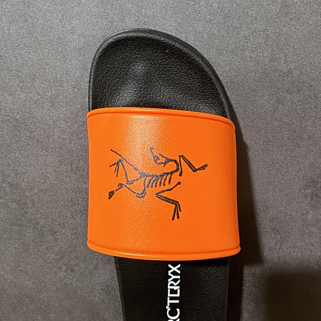 Arcteryx Slipper PRO M 始祖鸟一字拖鞋 泼墨街头潮牌沙滩拖鞋 中底设计提供更佳支撑和舒适感受 一片 Arcteryx Slipper PRO M 始祖鸟一字拖鞋 泼墨街头潮牌沙滩拖鞋 中底设计提供更佳支撑和舒适感受 一片