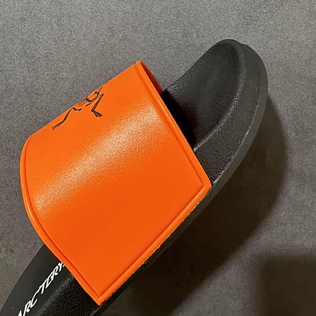 Arcteryx Slipper PRO M 始祖鸟一字拖鞋 泼墨街头潮牌沙滩拖鞋 中底设计提供更佳支撑和舒适感受 一片 Arcteryx Slipper PRO M 始祖鸟一字拖鞋 泼墨街头潮牌沙滩拖鞋 中底设计提供更佳支撑和舒适感受 一片