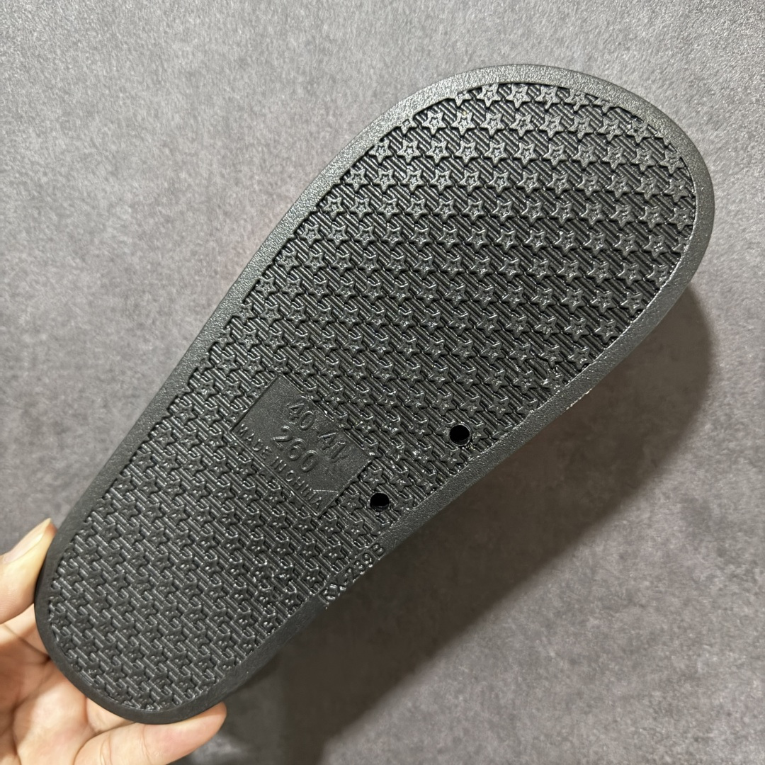 Arcteryx Slipper PRO M 始祖鸟一字拖鞋 泼墨街头潮牌沙滩拖鞋 中底设计提供更佳支撑和舒适感受 一片 Arcteryx Slipper PRO M 始祖鸟一字拖鞋 泼墨街头潮牌沙滩拖鞋 中底设计提供更佳支撑和舒适感受 一片