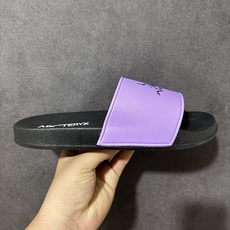 Arcteryx Slipper PRO M 始祖鸟一字拖鞋 泼墨街头潮牌沙滩拖鞋 中底设计提供更佳支撑和舒适感受 一片 Arcteryx Slipper PRO M 始祖鸟一字拖鞋 泼墨街头潮牌沙滩拖鞋 中底设计提供更佳支撑和舒适感受 一片