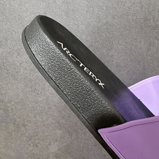 Arcteryx Slipper PRO M 始祖鸟一字拖鞋 泼墨街头潮牌沙滩拖鞋 中底设计提供更佳支撑和舒适感受 一片 Arcteryx Slipper PRO M 始祖鸟一字拖鞋 泼墨街头潮牌沙滩拖鞋 中底设计提供更佳支撑和舒适感受 一片
