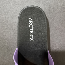 Arcteryx Slipper PRO M 始祖鸟一字拖鞋 泼墨街头潮牌沙滩拖鞋 中底设计提供更佳支撑和舒适感受 一片 Arcteryx Slipper PRO M 始祖鸟一字拖鞋 泼墨街头潮牌沙滩拖鞋 中底设计提供更佳支撑和舒适感受 一片