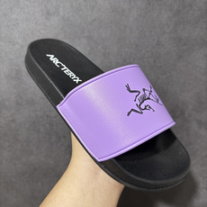 Arcteryx Slipper PRO M 始祖鸟一字拖鞋 泼墨街头潮牌沙滩拖鞋 中底设计提供更佳支撑和舒适感受 一片 Arcteryx Slipper PRO M 始祖鸟一字拖鞋 泼墨街头潮牌沙滩拖鞋 中底设计提供更佳支撑和舒适感受 一片