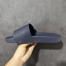 Ralph Lauren 拉夫劳伦 Slide 沙滩一字拖鞋 陆续出货 !不管是休闲度假穿还是居家穿 都是老钱新贵的优选 Ralph Lauren 拉夫劳伦 Slide 沙滩一字拖鞋 陆续出货 !不管是休闲度假穿还是居家穿 都是老钱新贵的优选