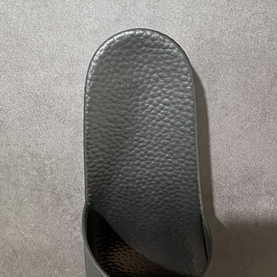 Ralph Lauren 拉夫劳伦 Slide 沙滩一字拖鞋 陆续出货 ！不管是休闲度假穿还是居家穿 都是老钱新贵的优选