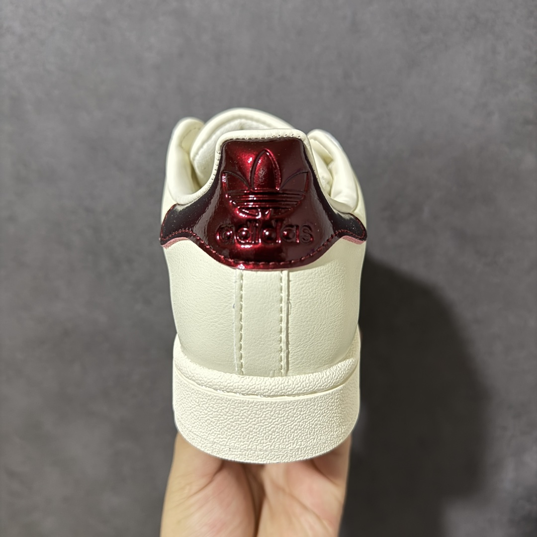 Adidas Originals Superstar贝壳头系列 阿迪达斯 低帮经典百搭休闲运动板鞋 货号:KJ4692 Adidas Originals Superstar贝壳头系列 阿迪达斯 低帮经典百搭休闲运动板鞋 货号:KJ4692