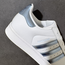 Adidas Originals Superstar贝壳头系列 阿迪达斯 低帮经典百搭休闲运动板鞋 货号:LA7739 Adidas Originals Superstar贝壳头系列 阿迪达斯 低帮经典百搭休闲运动板鞋 货号:LA7739