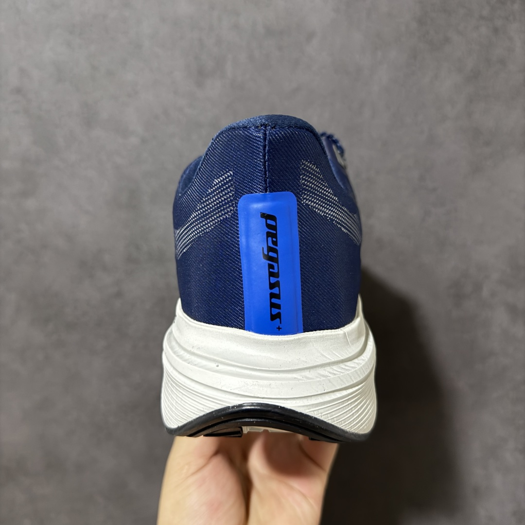 Nike Air Zoom Pegasus Premium 耐克 超级飞马 低帮 白色 轻量缓震透气跑鞋 采用透气网布与 Nike Air Zoom Pegasus Premium 耐克 超级飞马 低帮 白色 轻量缓震透气跑鞋 采用透气网布与