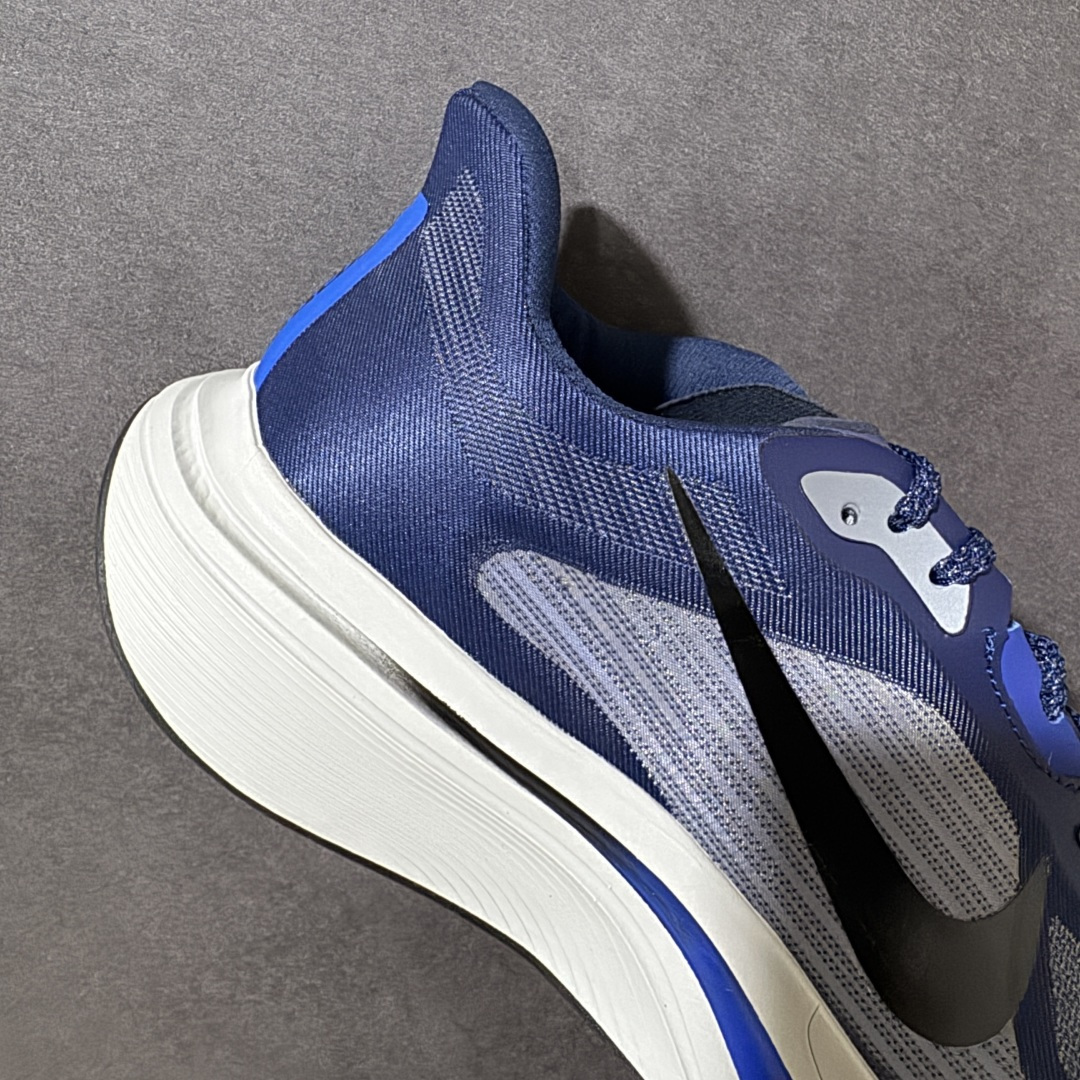 Nike Air Zoom Pegasus Premium 耐克 超级飞马 低帮 白色 轻量缓震透气跑鞋 采用透气网布与 Nike Air Zoom Pegasus Premium 耐克 超级飞马 低帮 白色 轻量缓震透气跑鞋 采用透气网布与