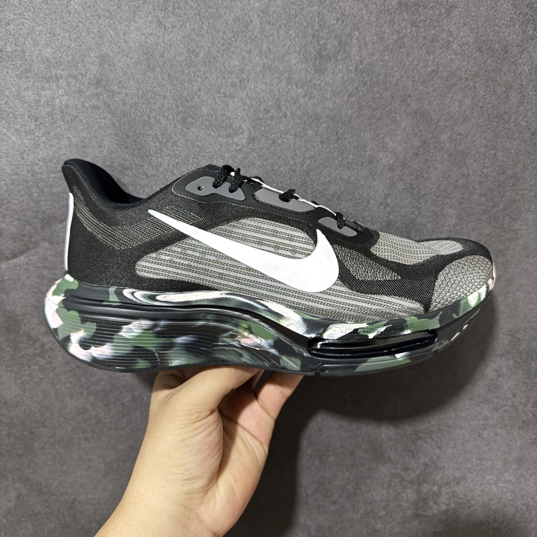 Nike Air Zoom Pegasus Premium 耐克 超级飞马 低帮 白色 轻量缓震透气跑鞋 采用透气网布与