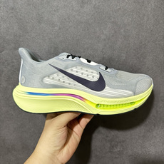 Nike Air Zoom Pegasus Premium 耐克 超级飞马 低帮 白色 轻量缓震透气跑鞋 采用透气网布与 Nike Air Zoom Pegasus Premium 耐克 超级飞马 低帮 白色 轻量缓震透气跑鞋 采用透气网布与