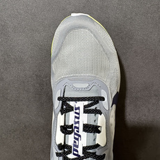 Nike Air Zoom Pegasus Premium 耐克 超级飞马 低帮 白色 轻量缓震透气跑鞋 采用透气网布与 Nike Air Zoom Pegasus Premium 耐克 超级飞马 低帮 白色 轻量缓震透气跑鞋 采用透气网布与