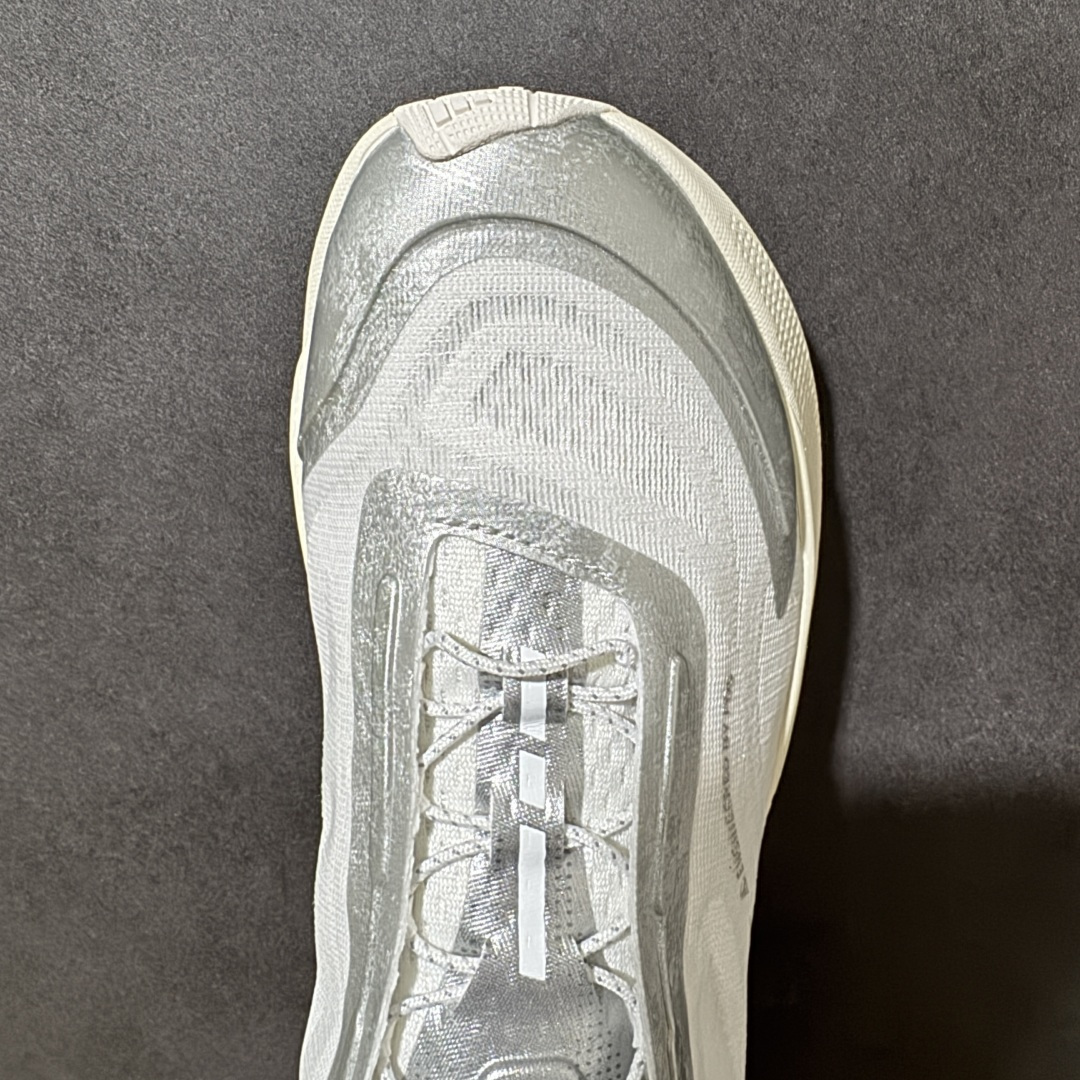 阿迪达斯(adidas)FOS2026年男女同款HOLO PEAK潮流休闲鞋 ,设计风格:属于“轻机能”风格,融合山系 阿迪达斯(adidas)FOS2026年男女同款HOLO PEAK潮流休闲鞋 ,设计风格:属于“轻机能”风格,融合山系