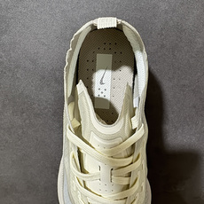 NIKE AVA X耐克顶级迈柔」路跑鞋,通过超强缓震与舒适度的全面提升令跑步更加轻松,缓解冲击压力,加快恢复节奏。 货 NIKE AVA X耐克顶级迈柔」路跑鞋,通过超强缓震与舒适度的全面提升令跑步更加轻松,缓解冲击压力,加快恢复节奏。 货