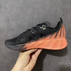 NIKE AVA X耐克顶级迈柔」路跑鞋,通过超强缓震与舒适度的全面提升令跑步更加轻松,缓解冲击压力,加快恢复节奏。 货 NIKE AVA X耐克顶级迈柔」路跑鞋,通过超强缓震与舒适度的全面提升令跑步更加轻松,缓解冲击压力,加快恢复节奏。 货