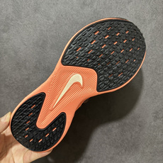 NIKE AVA X耐克顶级迈柔」路跑鞋,通过超强缓震与舒适度的全面提升令跑步更加轻松,缓解冲击压力,加快恢复节奏。 货 NIKE AVA X耐克顶级迈柔」路跑鞋,通过超强缓震与舒适度的全面提升令跑步更加轻松,缓解冲击压力,加快恢复节奏。 货