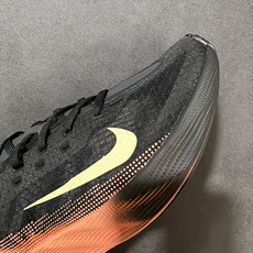 NIKE AVA X耐克顶级迈柔」路跑鞋,通过超强缓震与舒适度的全面提升令跑步更加轻松,缓解冲击压力,加快恢复节奏。 货 NIKE AVA X耐克顶级迈柔」路跑鞋,通过超强缓震与舒适度的全面提升令跑步更加轻松,缓解冲击压力,加快恢复节奏。 货