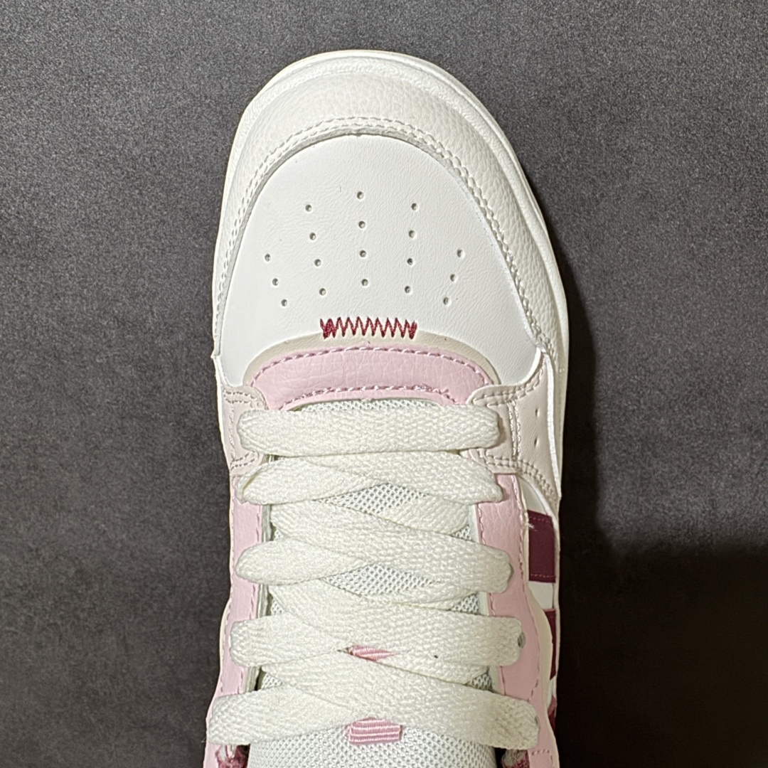 阿迪达斯 adidas LITE SHUFFLE 复合材质 舒适贴合系带 板鞋 货号：KH9028 Size：36-45