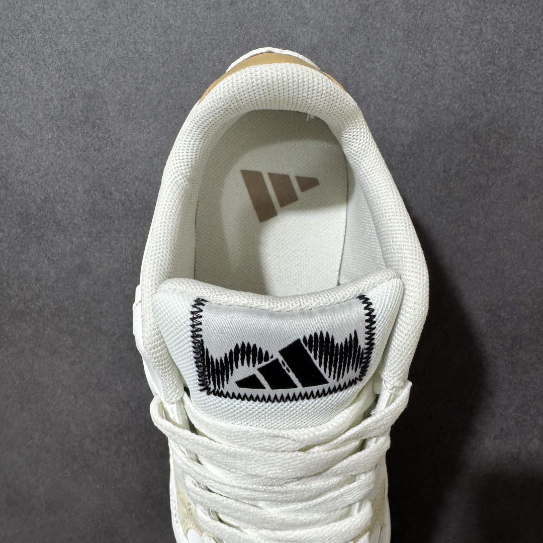 阿迪达斯 adidas LITE SHUFFLE 复合材质 舒适贴合系带 板鞋 货号：KI1858 Size：36-45
