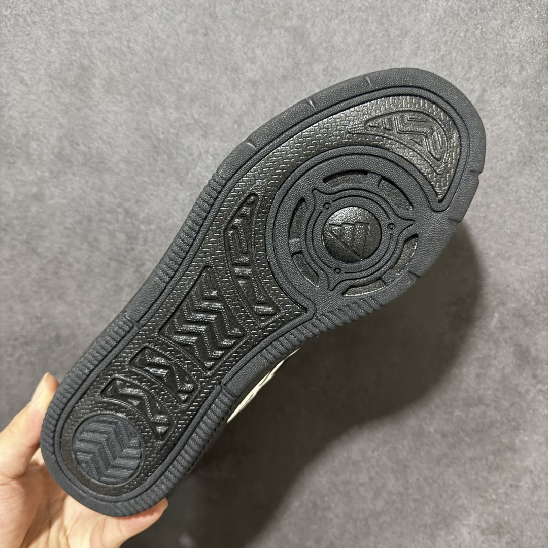 阿迪达斯 adidas LITE SHUFFLE 复合材质 舒适贴合系带 板鞋 货号：KH9022 Size：36-45