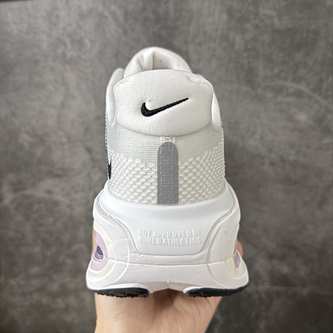 Nike VOMERO PREMIUM 耐克 舒适减震防滑 低帮跑步鞋 全掌ReactX泡绵中底 前掌和后跟还配备了Ai