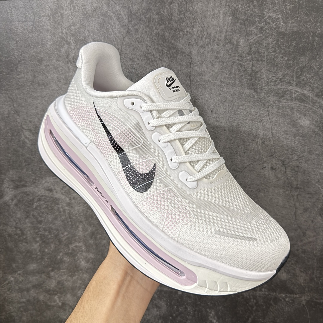 Nike VOMERO PREMIUM 耐克 舒适减震防滑 低帮跑步鞋 全掌ReactX泡绵中底 前掌和后跟还配备了Ai