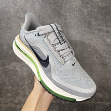Nike Pegasus Premium SE 舒适百搭减震防滑耐磨透气 低帮跑步鞋 简约又不失活力,上脚超吸睛。 它不 Nike Pegasus Premium SE 舒适百搭减震防滑耐磨透气 低帮跑步鞋 简约又不失活力,上脚超吸睛。 它不