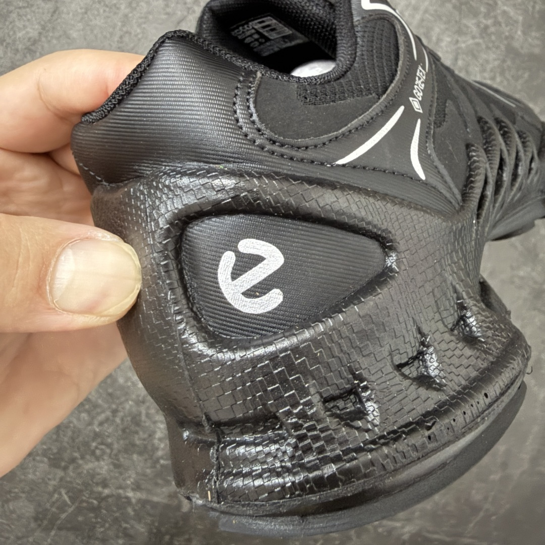 Ecco 爱步Biom-25周年,德仕玛联邦一体注塑版本,真一体注塑,引进原厂同源过千万级“德仕玛联邦一体注塑机”,打破 Ecco 爱步Biom-25周年,德仕玛联邦一体注塑版本,真一体注塑,引进原厂同源过千万级“德仕玛联邦一体注塑机”,打破