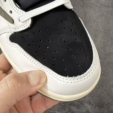 Travis Scott x Air Jordan AJ1 Low OG SPTS联名白黑绿倒钩低帮 DZ4137-10 Travis Scott x Air Jordan AJ1 Low OG SPTS联名白黑绿倒钩低帮 DZ4137-10