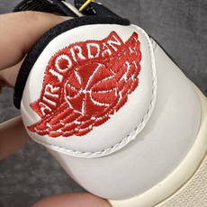Travis Scott x Air Jordan AJ1 Low OG SPTS联名白黑绿倒钩低帮 DZ4137-10 Travis Scott x Air Jordan AJ1 Low OG SPTS联名白黑绿倒钩低帮 DZ4137-10