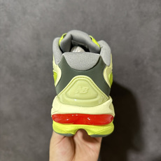 New Balance NB983系列复古休闲慢跑鞋 货号:U983NR 尺码:36 37 37.5 38 38.5 3 New Balance NB983系列复古休闲慢跑鞋 货号:U983NR 尺码:36 37 37.5 38 38.5 3